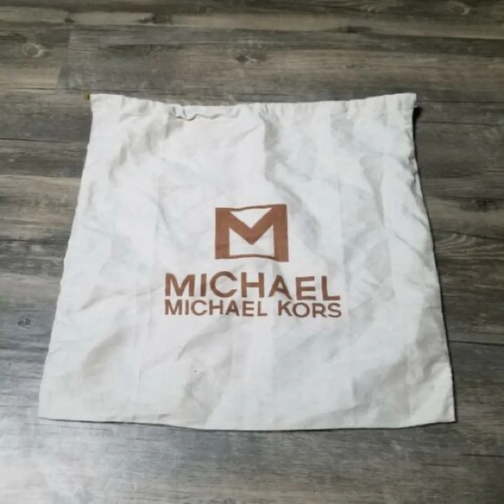 Michael Kors Classic Women’s Cream Dust Bag